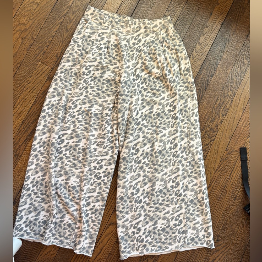 aerie Leopard-Print Lounge Pants in Taupe and Gray SHORT length